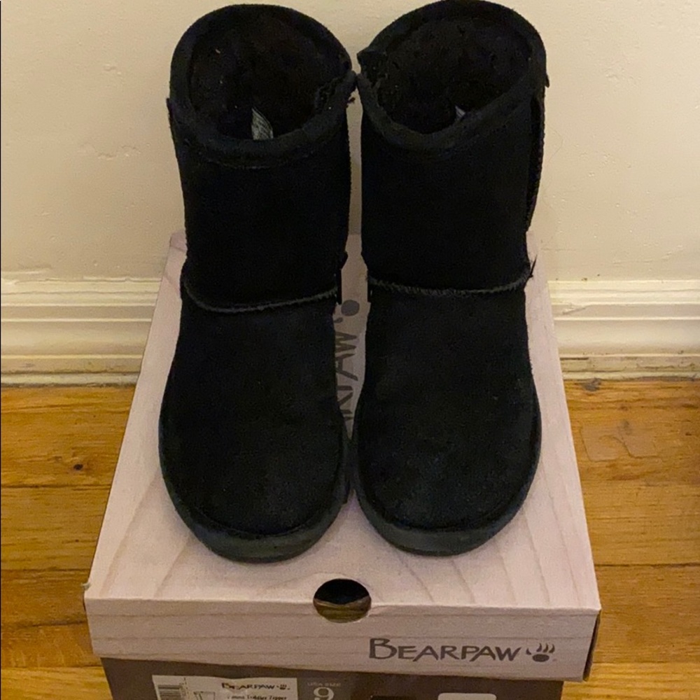 Bearpaw Winter boots- Toddler Size 9 | Black